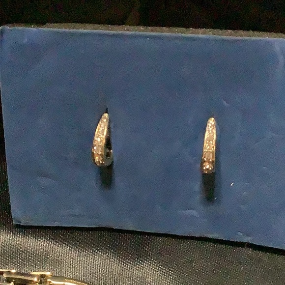 Vintage Avon, necklace, bracelet and earrings set. - Picture 4 of 16